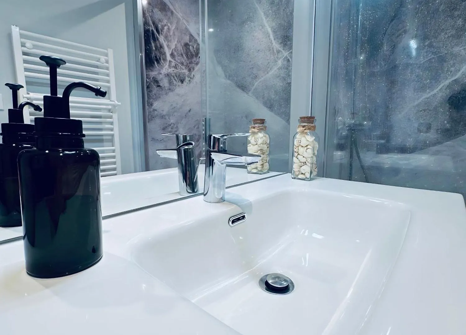Le Scandinave - Proche Macon - Parking Gratuit - Netflix - Fibre Pont-de-Veyle France